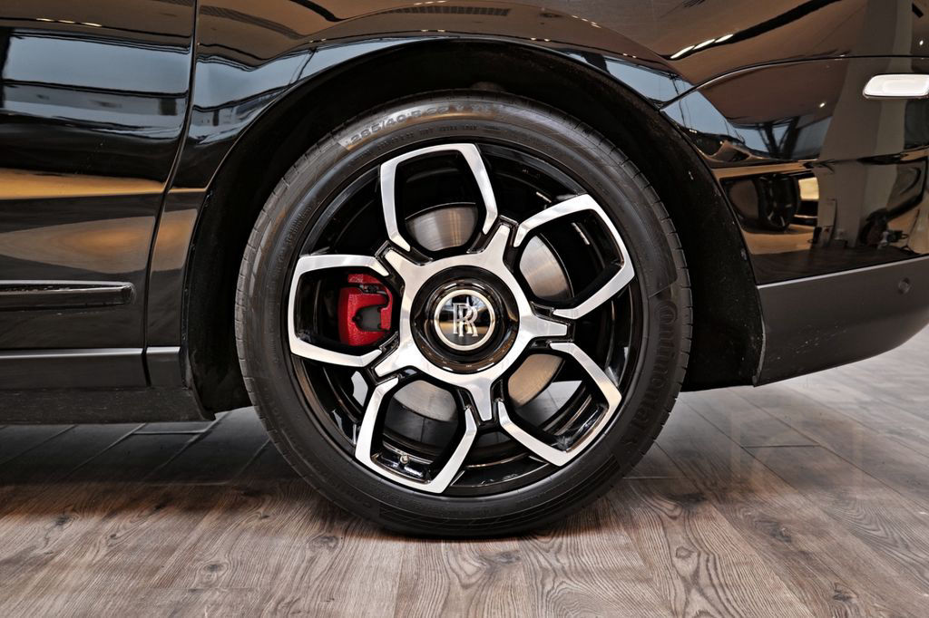 Rolls-Royce Cullinan Black Badge / PANO / MASSAGE / AUDIO