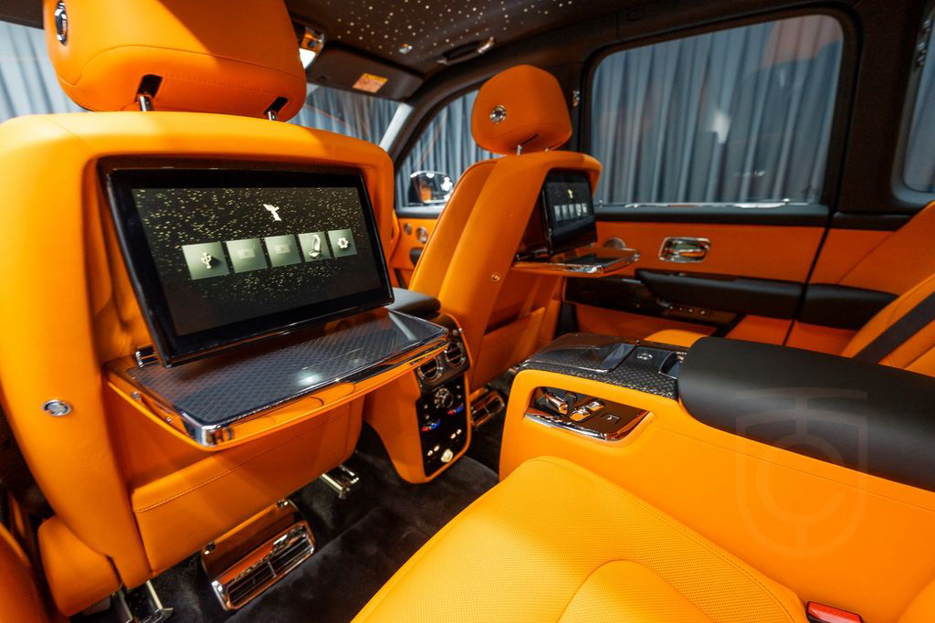 Rolls-Royce Cullinan Black Badge 4Seats Starlight 2025 FULL