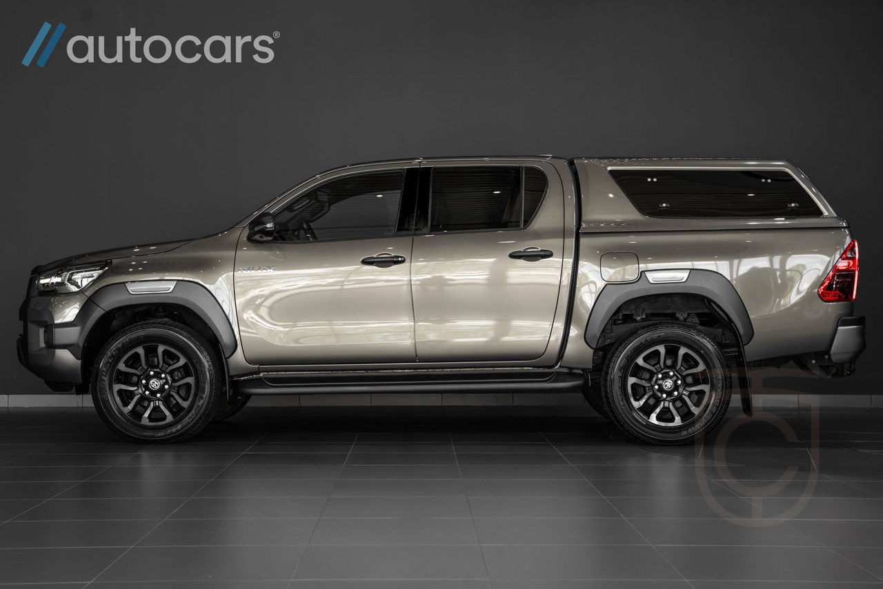 Toyota Hilux 2.8 4WD Invincible