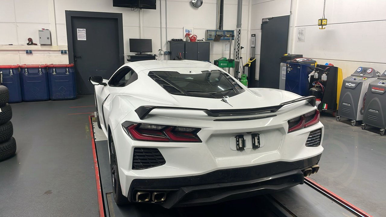 Chevrolet Corvette C8 LAUNCH EDITION EV BYTE
