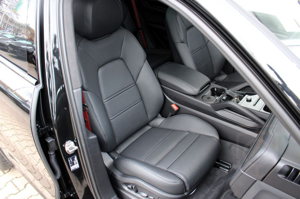 Porsche Cayenne Coupe GTS /PDCC/ STANDHZG./ BURMESTER HE