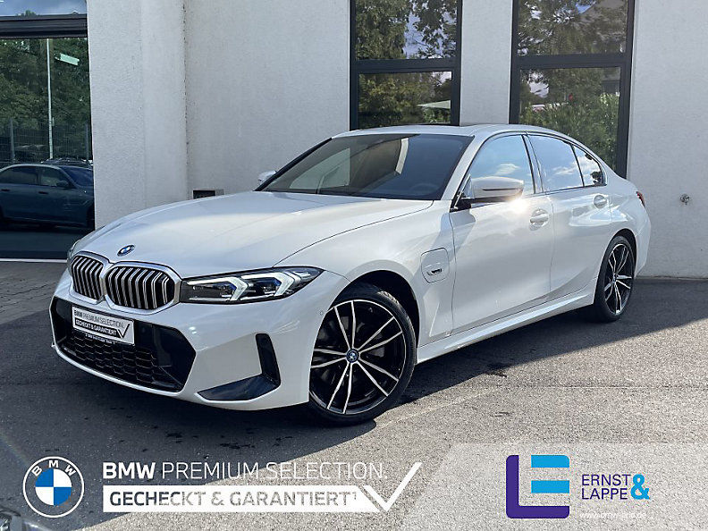 BMW 330e xDrive Limousine