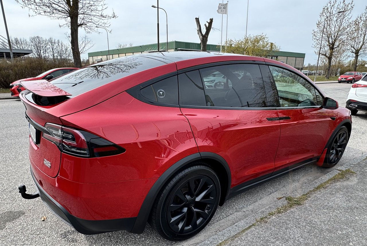 Tesla Model X PLAID