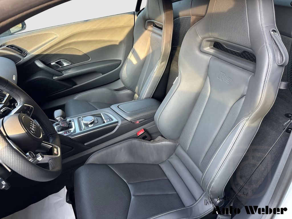 Audi R8 Coupe RWD performance Keramik Schalensitze