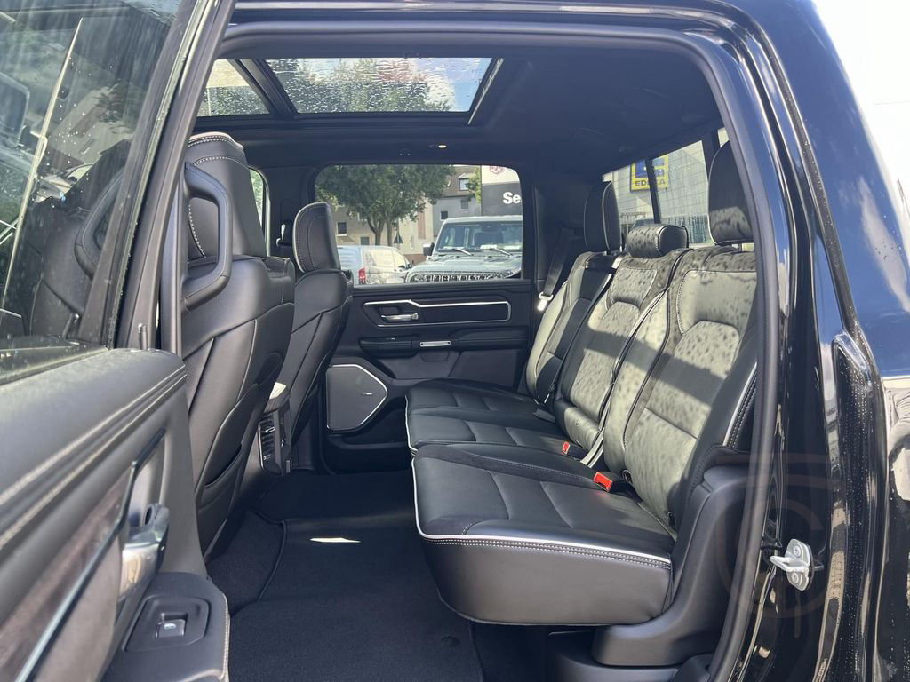 Dodge RAM Laramie Night Premium + 5 Jahre Garantie AHK