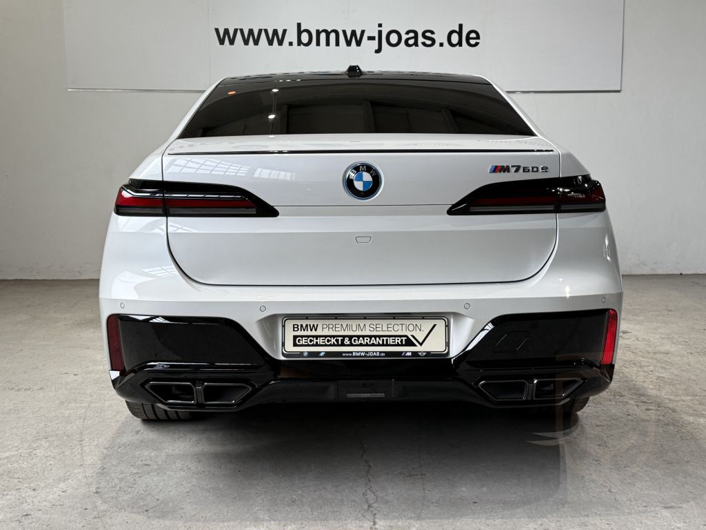 BMW M760e xDrive Lounge Seating Sky Lounge M Perform