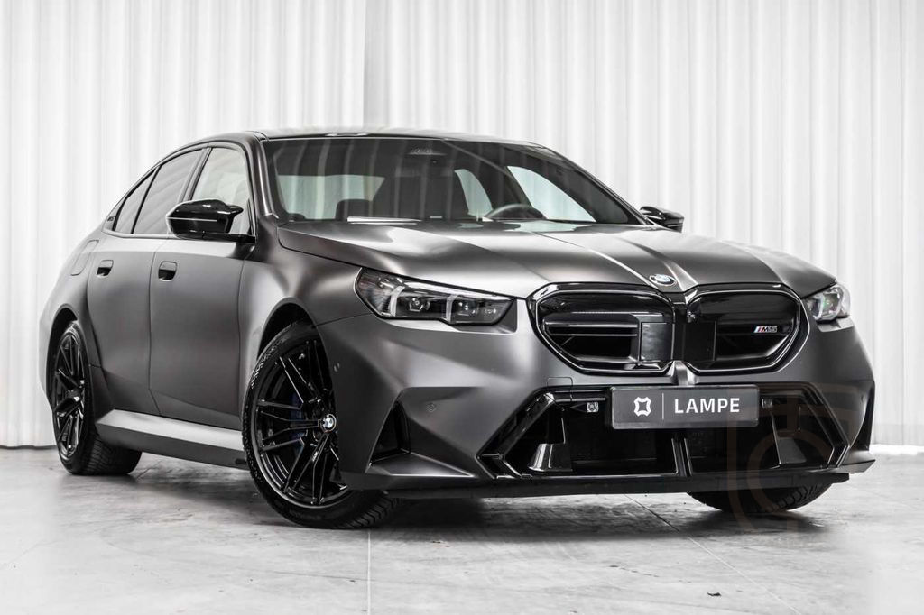 BMW M5 Bowers & Wilkins Panoramadak Head-Up Keyless
