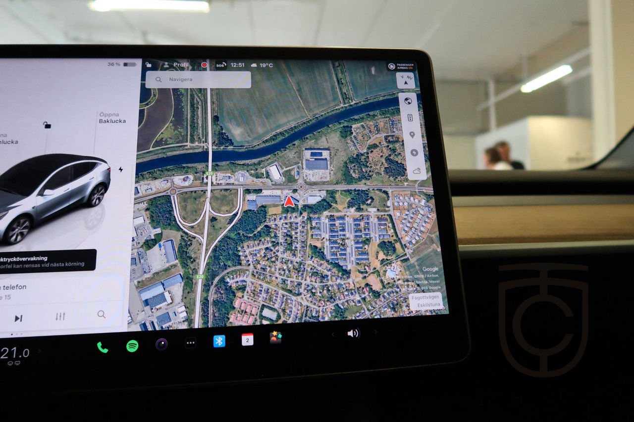 Tesla Model Y Long Range AWD Panorama-Kamera-Navi