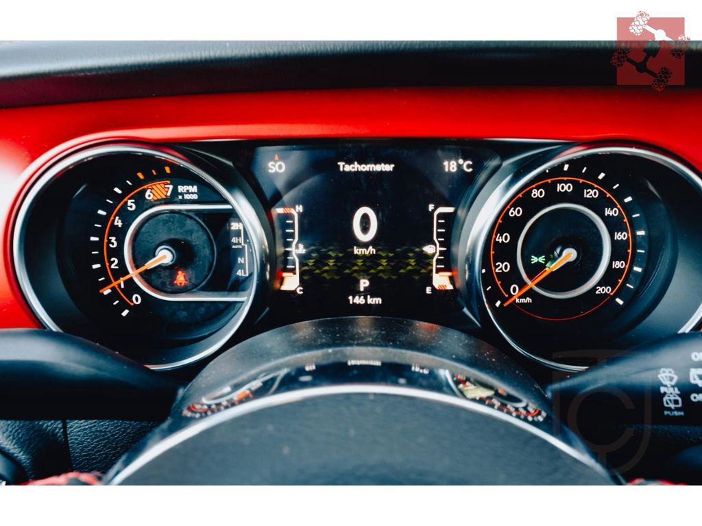 Jeep Wrangler Unl. Rubicon 2.0l US Stoßstange 285 AT