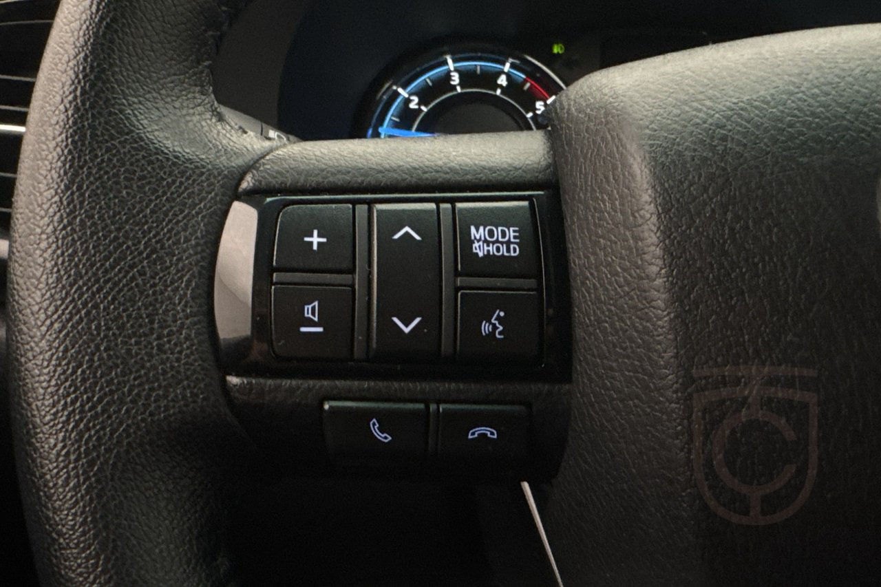 Toyota Hilux Invincible 2.8 4WD