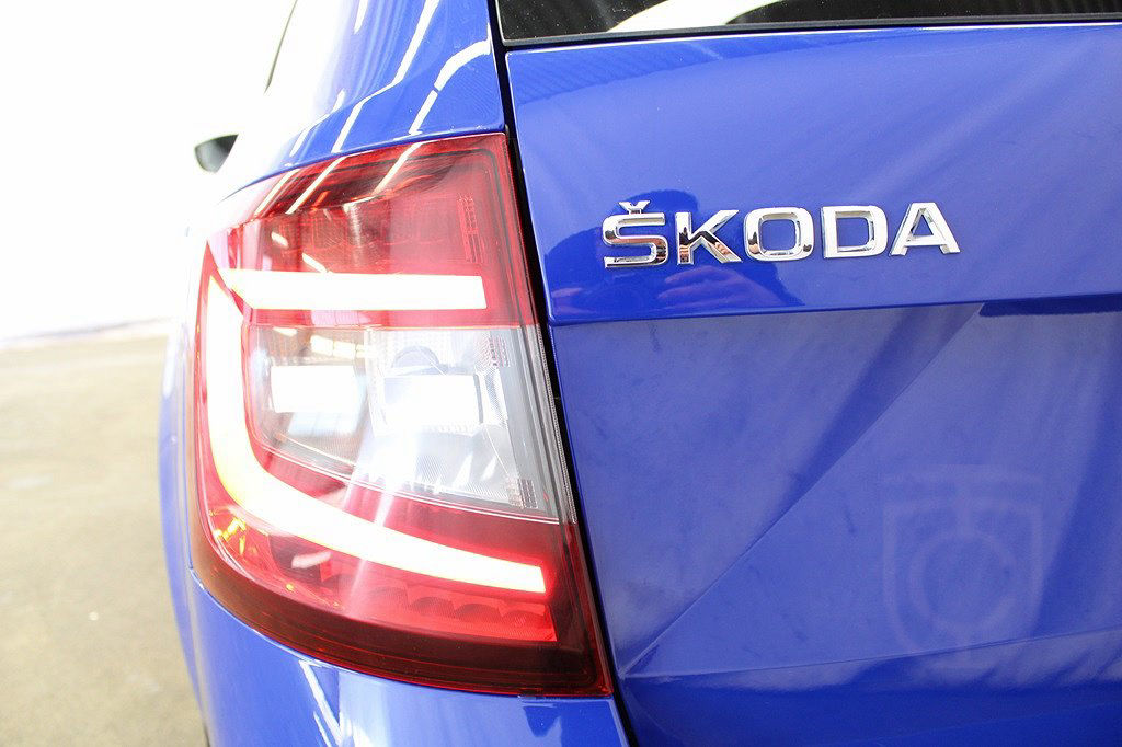Skoda Octavia Kombi AMBITION TSI 115 HK DRAG & VÄRMARE