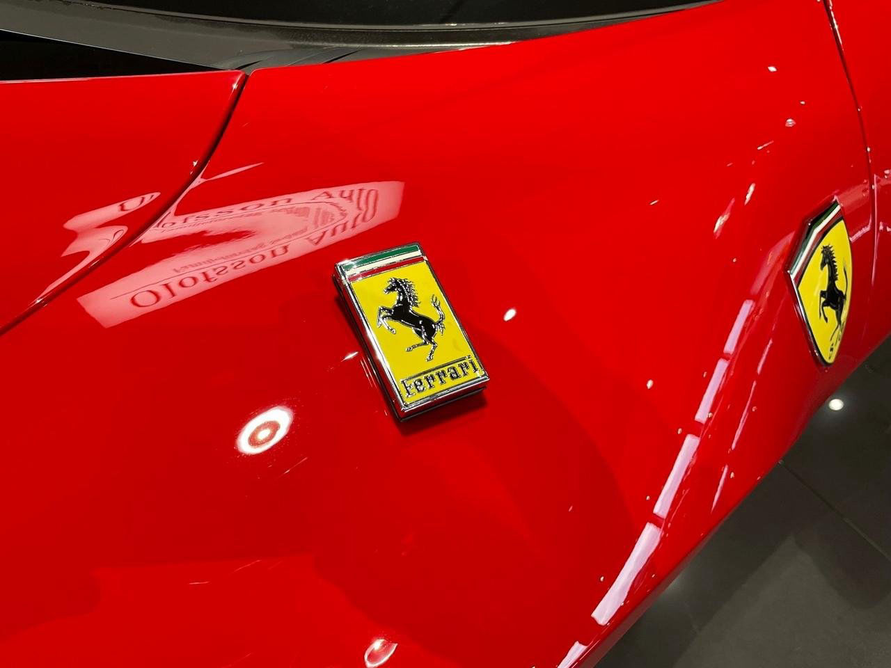 Ferrari SF90 Stradale LED Lift Carbon