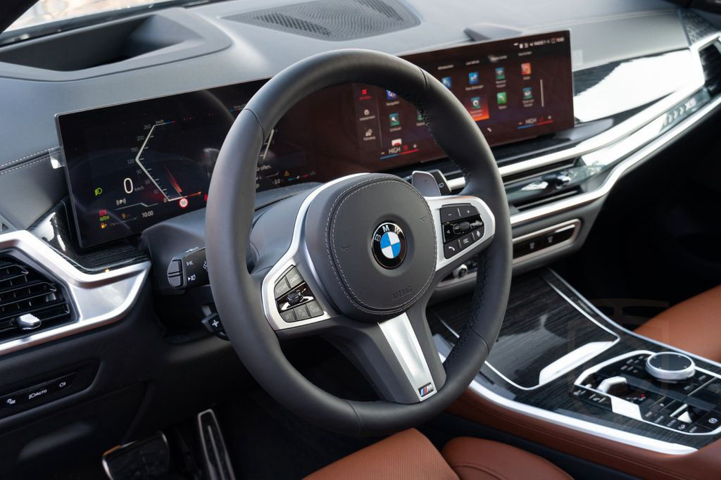 BMW X5 40i M SPORT.PANO.LUFTFE.SOFTC.INDIVIDUAL.22"