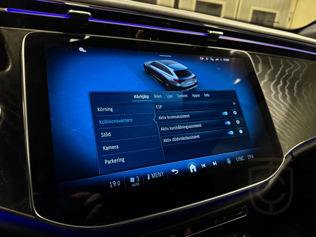 Mercedes-Benz E 300 de 4MATIC All-Terrain Driver assist