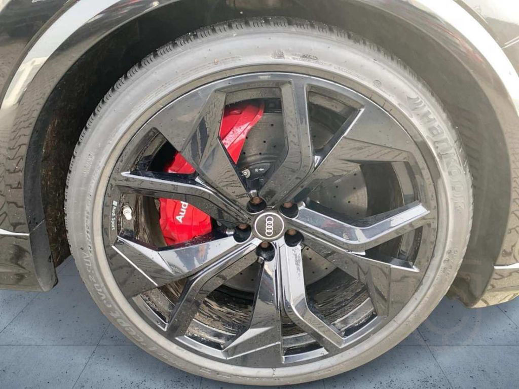 Audi RSQ8 4.0 TFSI quattro Keramik Carbon AHK 305 kmh