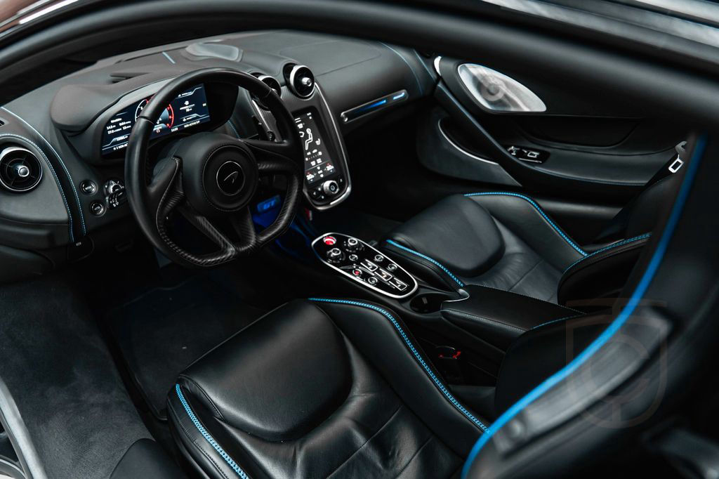 McLaren GT | WARRANTY | B&W | CARBON | LIFT | SERVICE 25