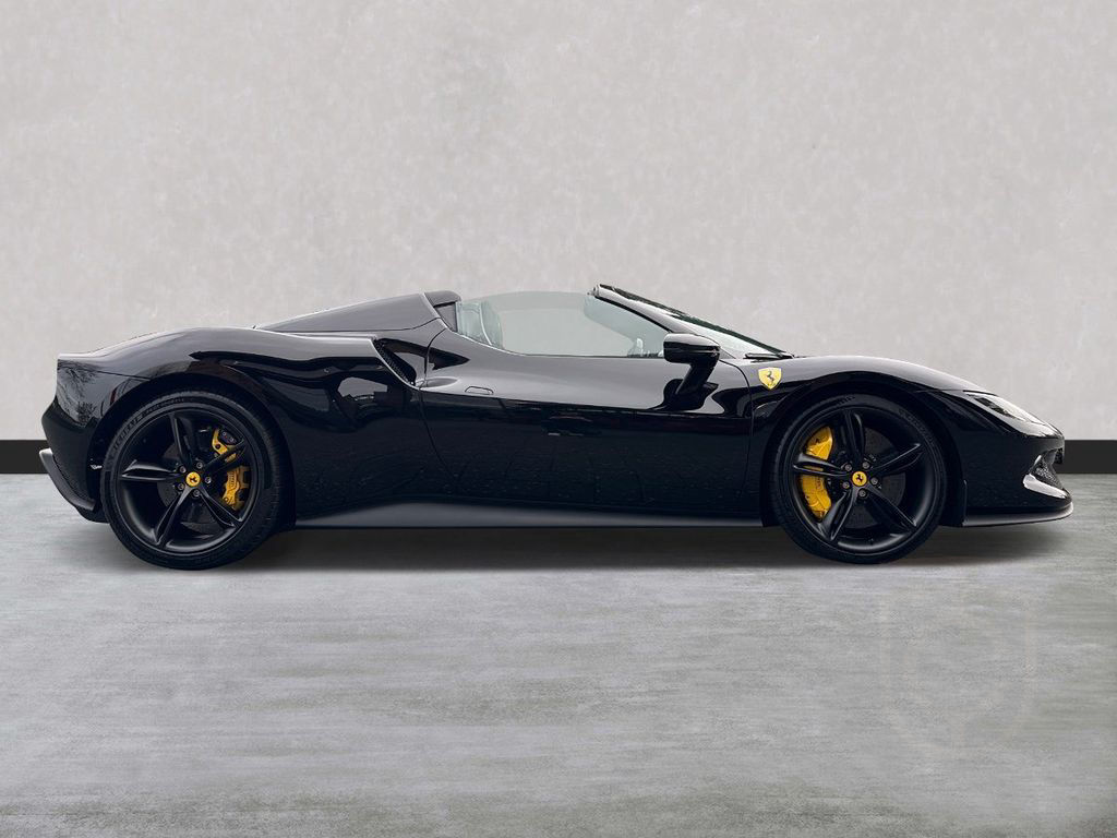 Ferrari 296 GTS 50.000€ an Optionals
