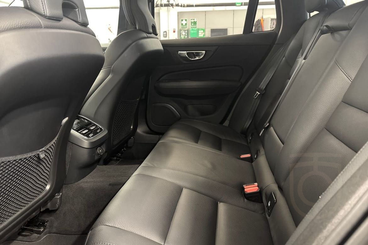 Volvo V60 B4 Bensin Plus Dark