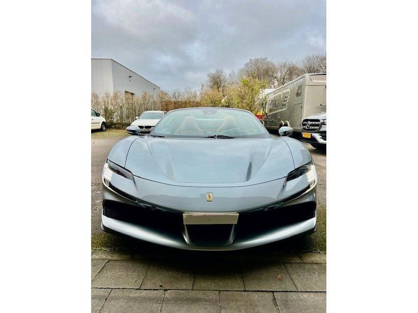 Ferrari SF90 Spider JBL Lift Kamera Garantie -1Hand