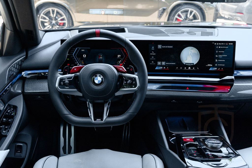 BMW M5 DR.ASS.PLUS.B&W.PARK.ASS.PRO.HUD.LED.360°