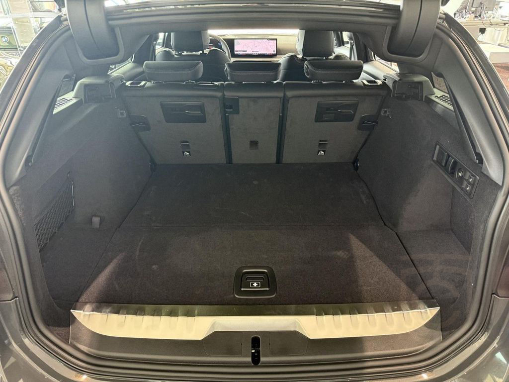 BMW 330e Touring M-SPORT INNOV. COMFO. AHK Bluetooth