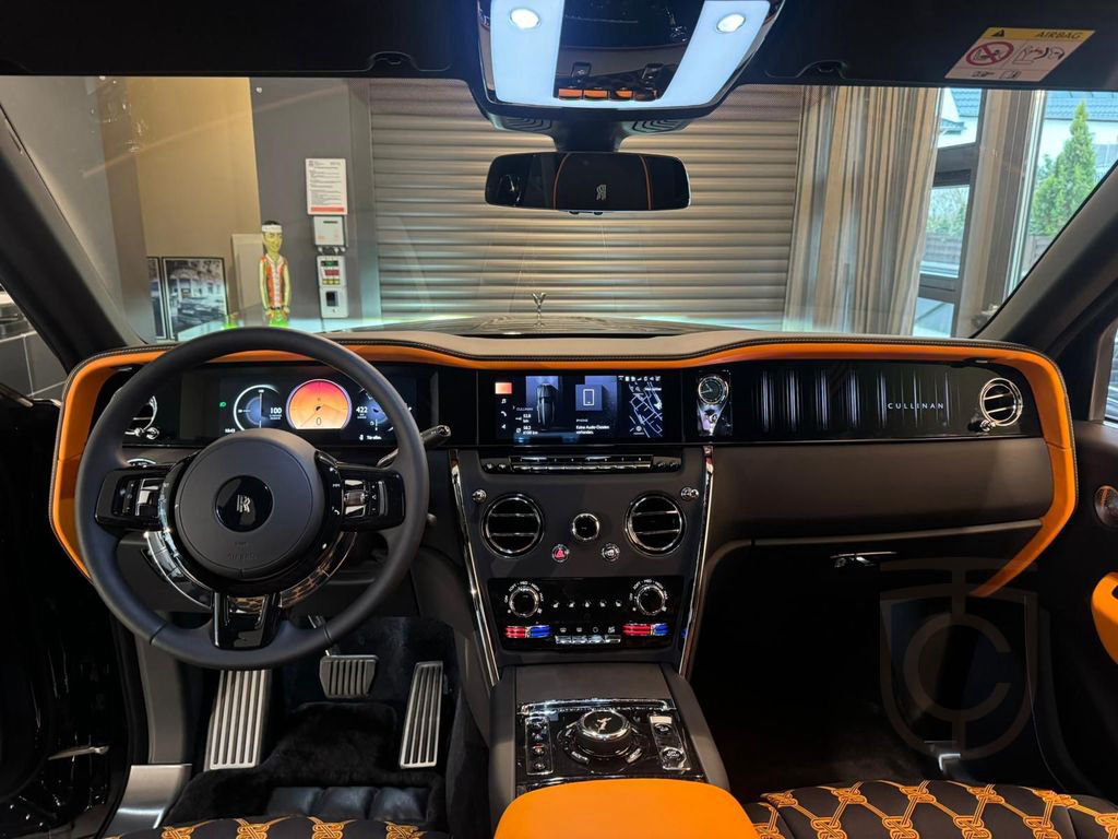 Rolls-Royce Cullinan II /STARLIGHT/23"/BESPOKE/BLACKCHROME