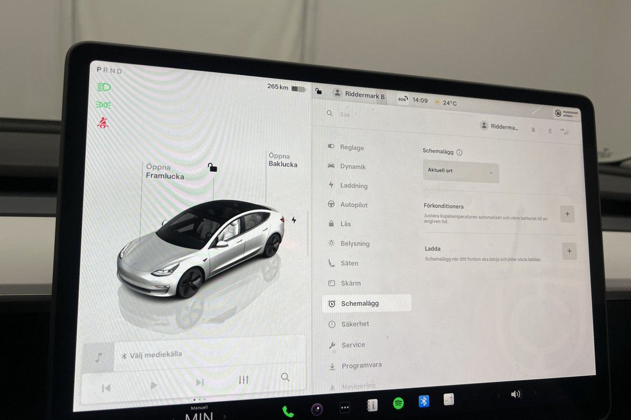 Tesla Model 3 Long Range AWD Autopilot Ljus