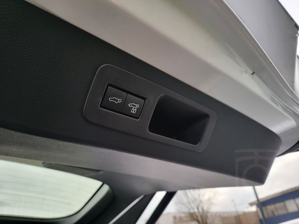 Lexus LX500+2025+FULL+RearTVs+12unitsBERLIN+EUvers&reg