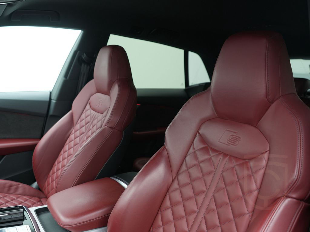 Audi SQ8 MATRIX LUFT LEDER RAUTE B&O AHK ALLRADLENK