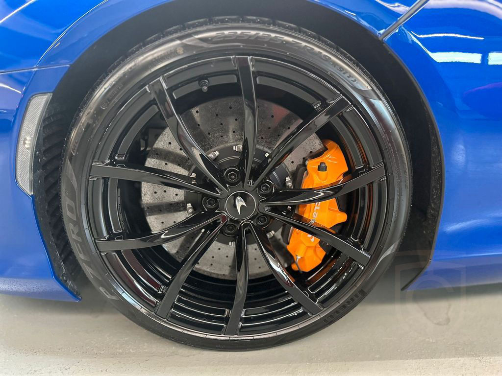 McLaren Artura / Aurora Blue / Full Carbon Fibre