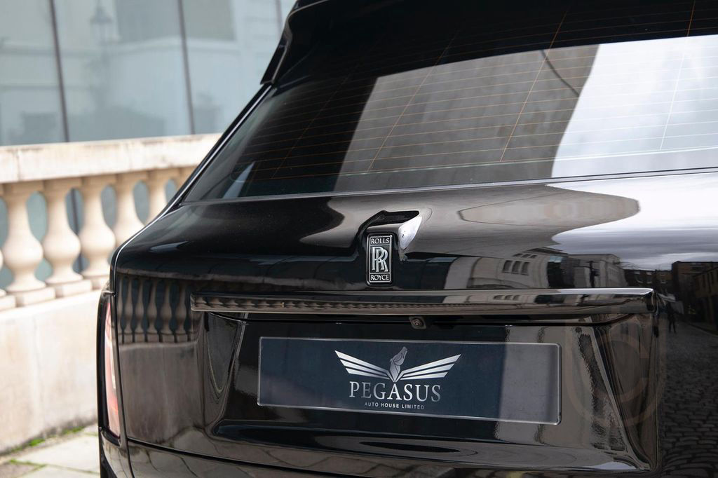 Rolls-Royce Cullinan Black Badge SERIES II