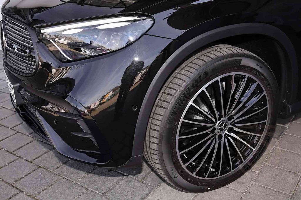 Mercedes-Benz GLC 300 d 4M AMG Standhz.+DIG-LED+Pano+AHK+Distr