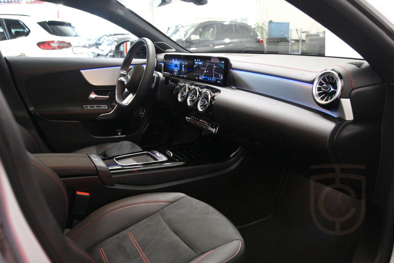 Mercedes-Benz CLA 250 e Coupé AMG Line Night Burmester 360°