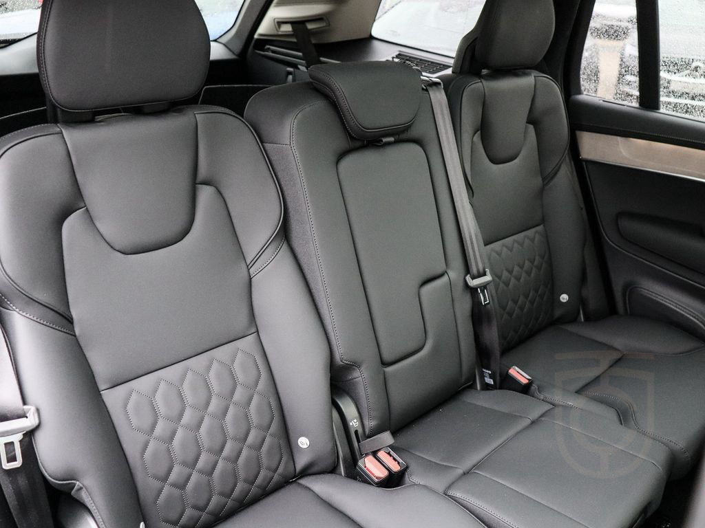Volvo XC90 T8 AWD Ultra Dark Recharge Plug-In Hybrid
