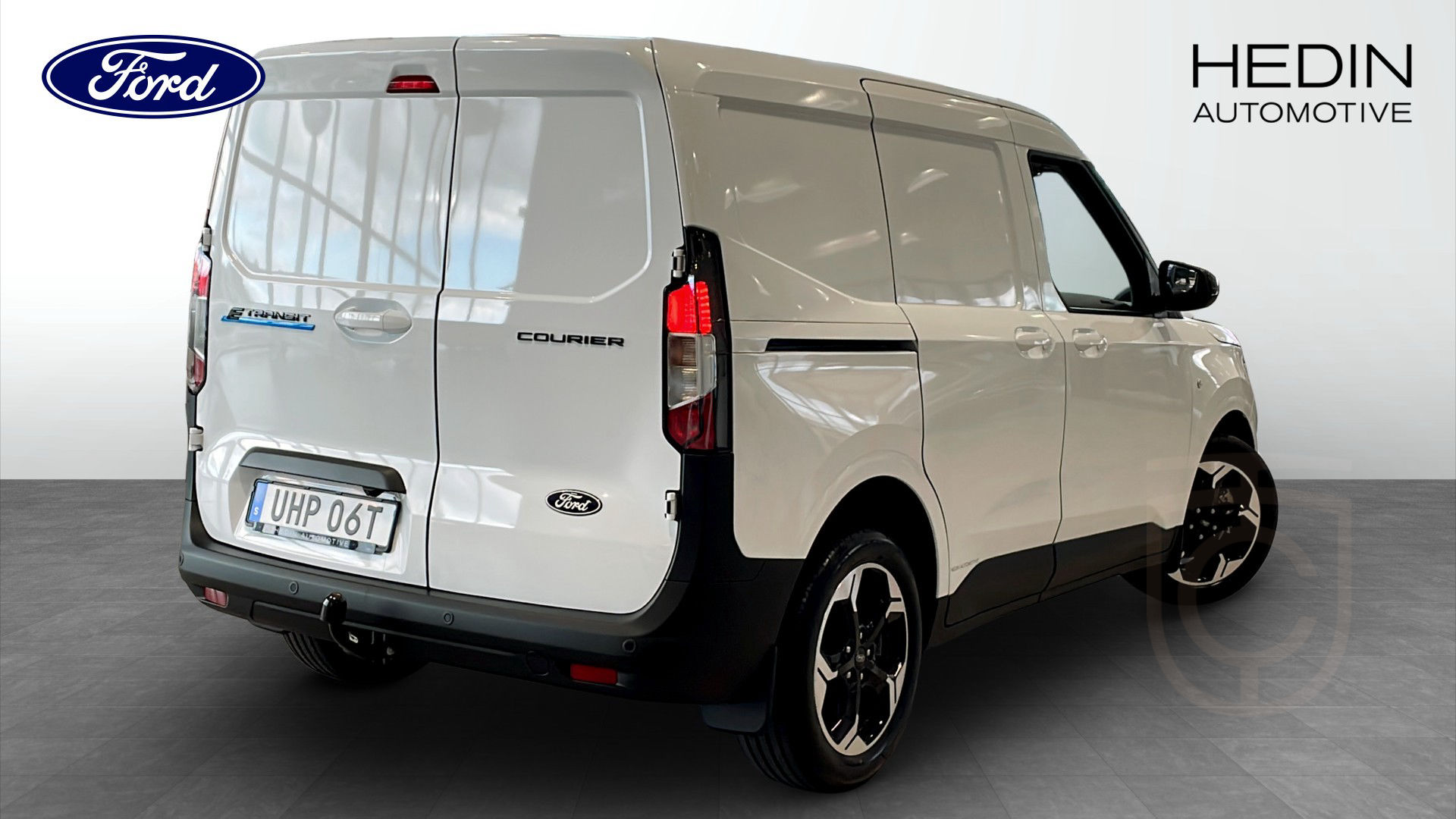 Ford E-Transit Courier