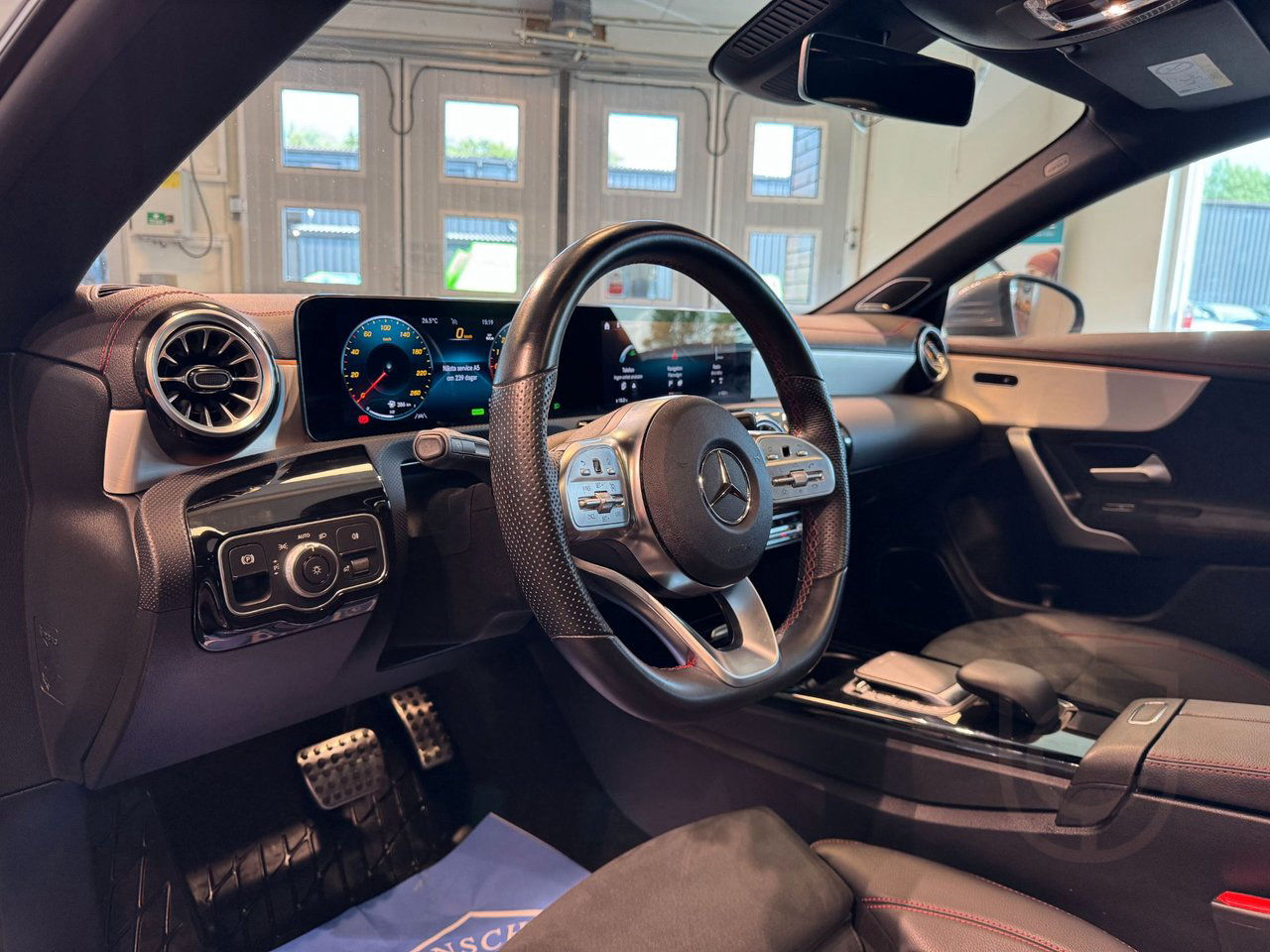 Mercedes-Benz CLA 250 e AMG Pano Burmester Widescreen