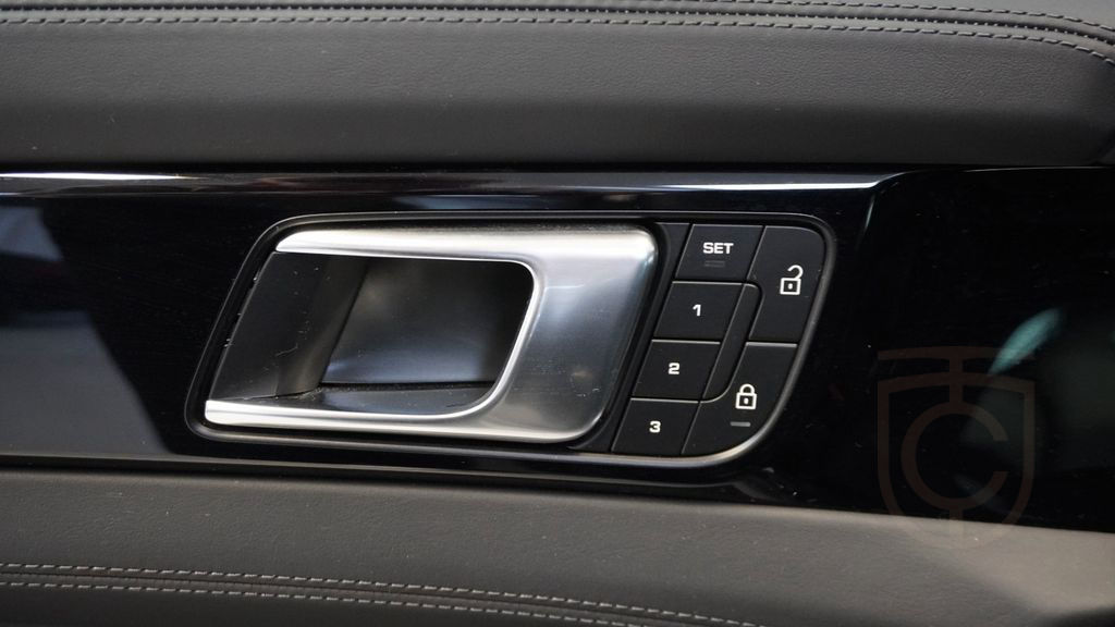 Porsche Panamera Sport Turismo 4 E-Hybrid *Approved*