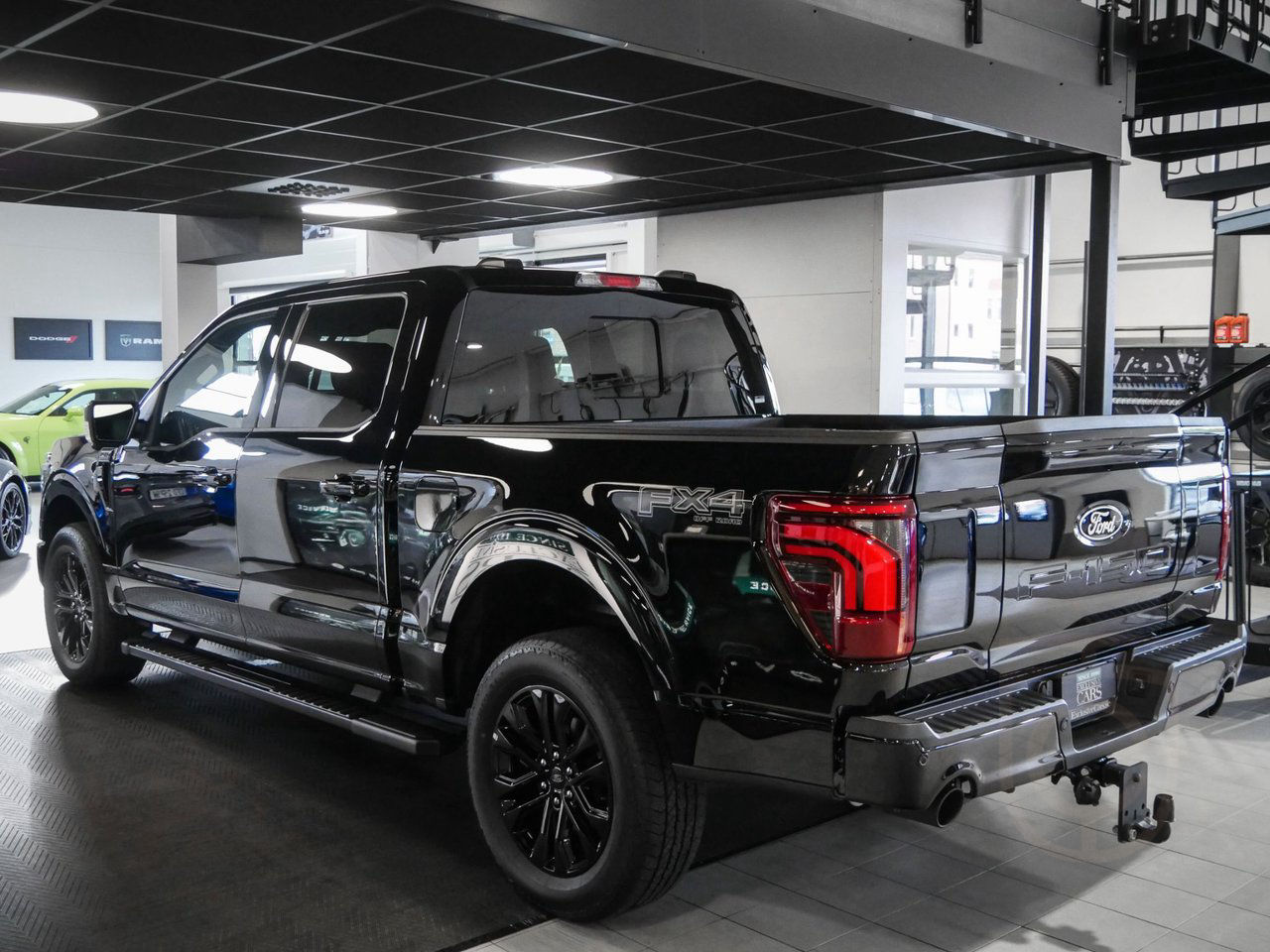 Ford F-150 Lariat BLACK APPERANCE V6 POWERBOOST HYBRID 772NM