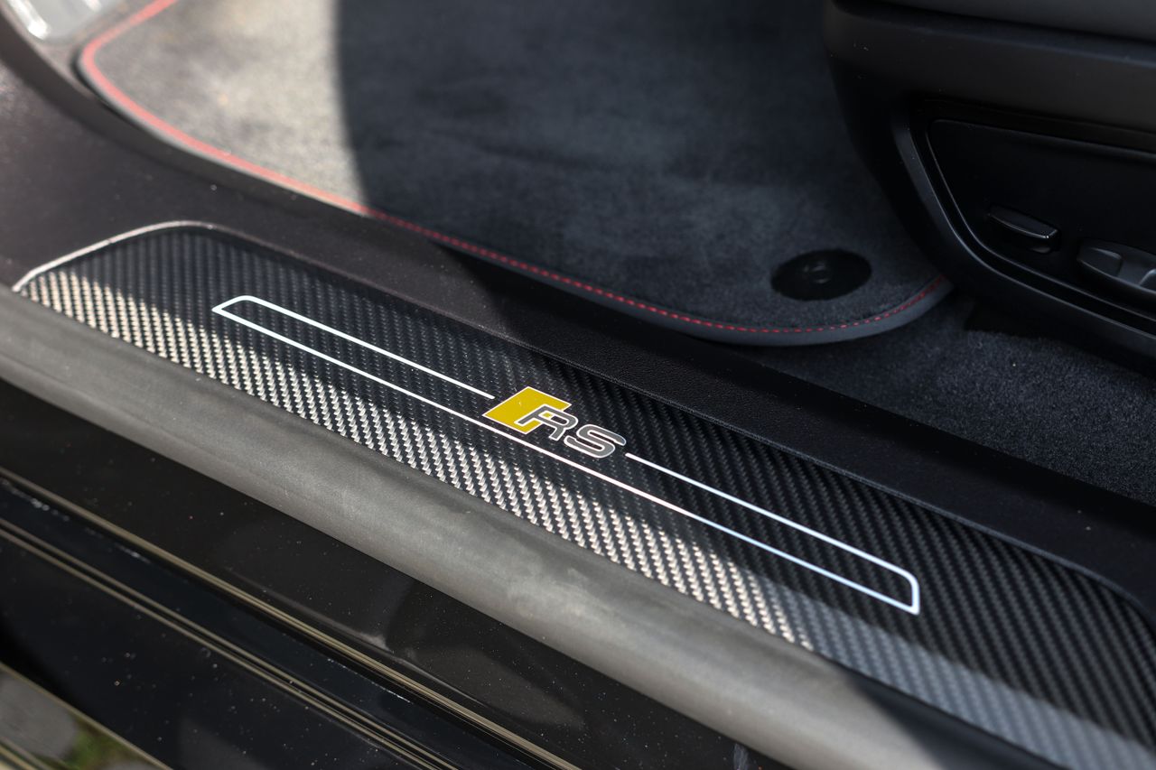 Audi RS e-tron GT/440kW/Masáž/HUD/Noční Vidění SKLADEM