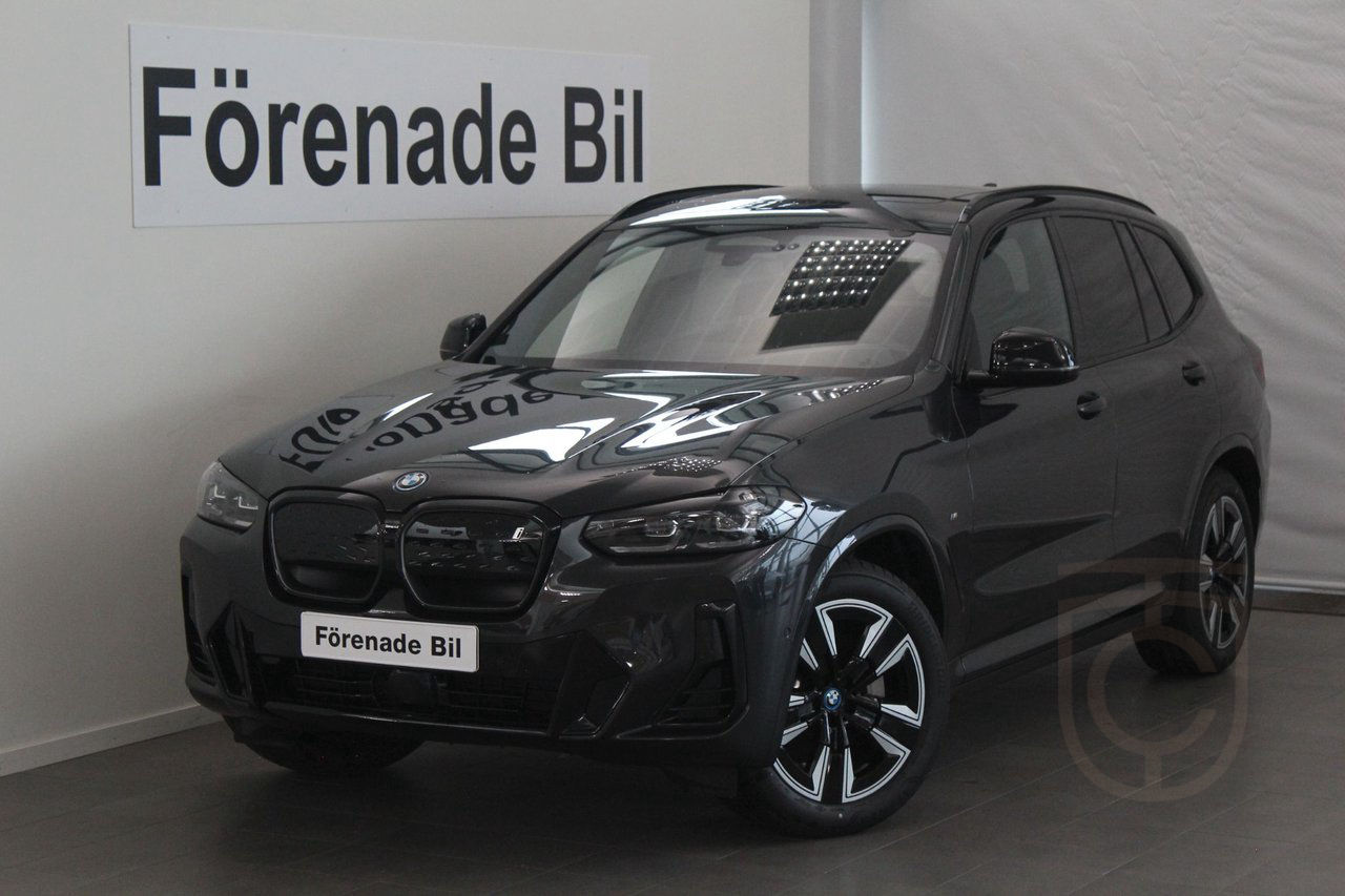 BMW iX3 Charged M Sport Panorama