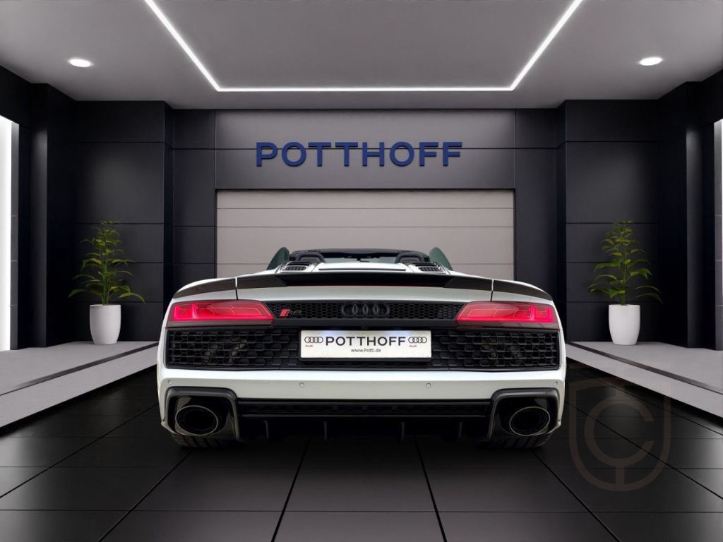 Audi R8 Spyder V10 Q PERFORMANCE NAVI+ KAMERA B&O LED