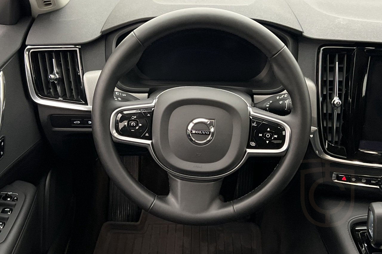 Volvo V90 Recharge T6 AWD Core Bright