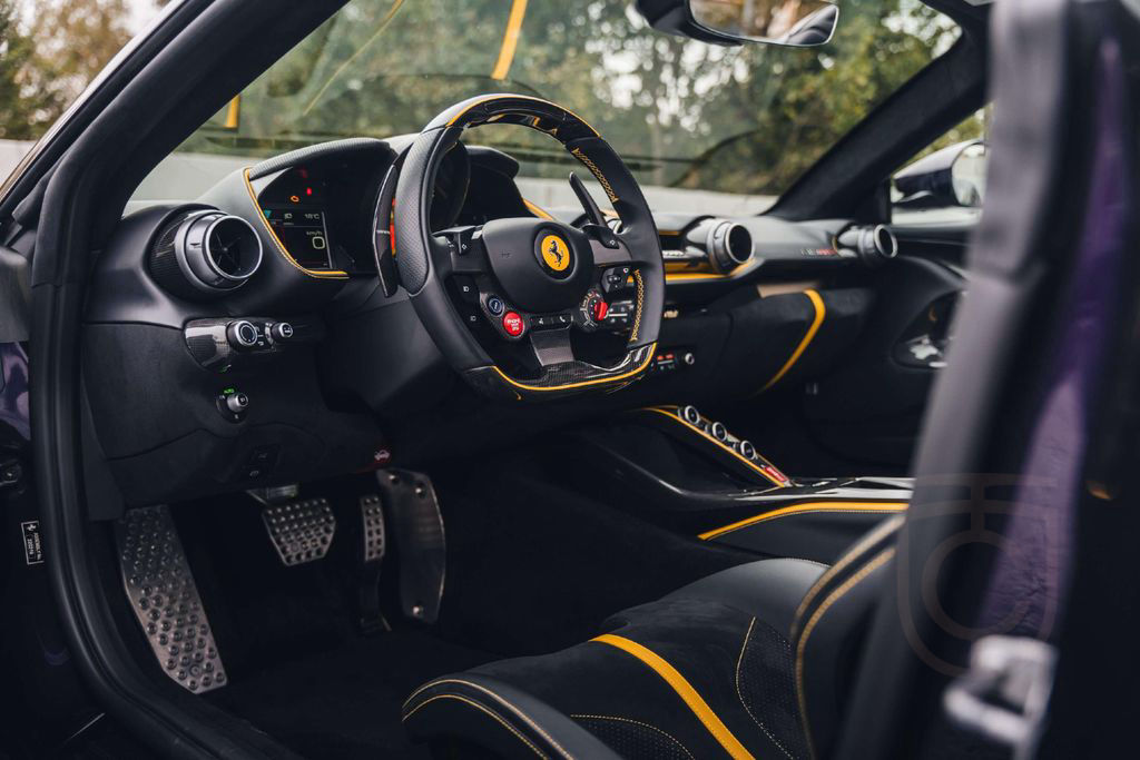 Ferrari 812 GTS Atelier/ Viola Hong Kong / Carbon / VAT