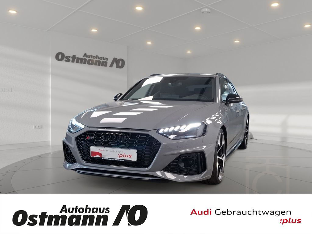 Audi RS 4 Avant quattro Competition/Design-Paket rot