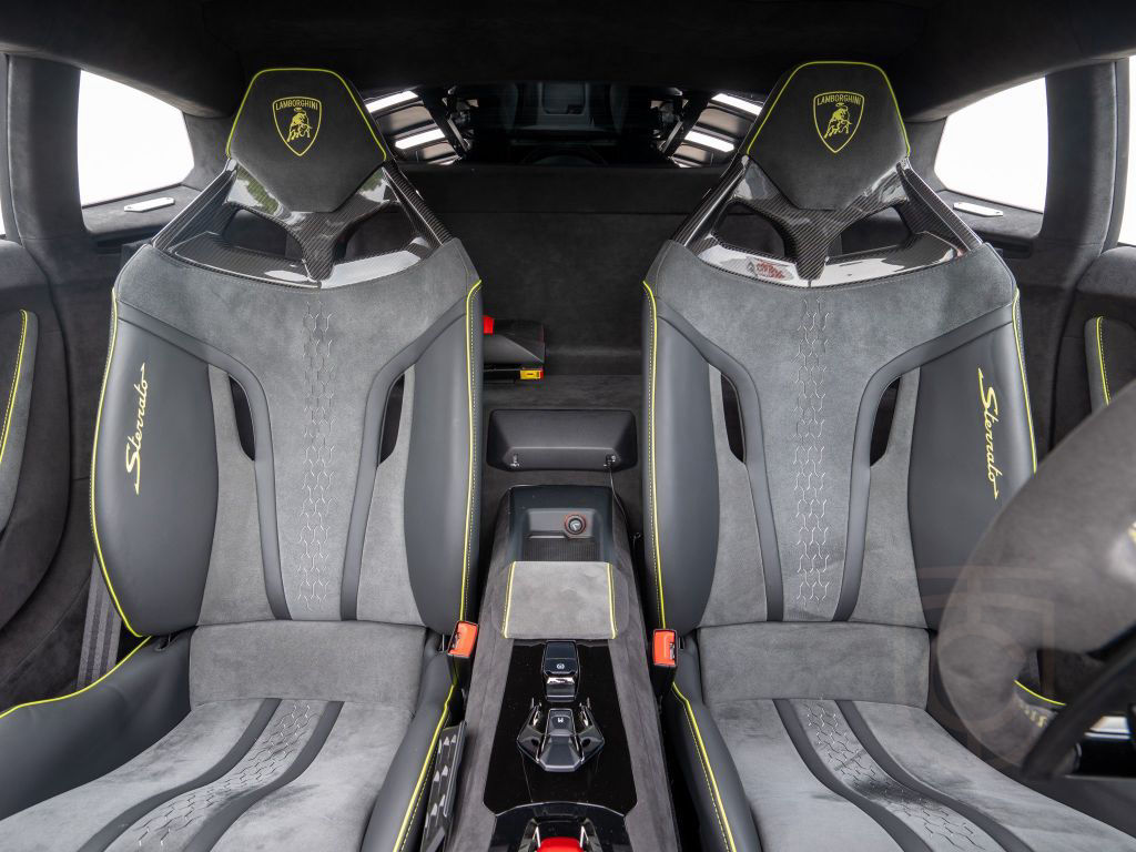 Lamborghini Huracán Sterrato GRIGIO TELESTO SPORT-SEAT SENSO