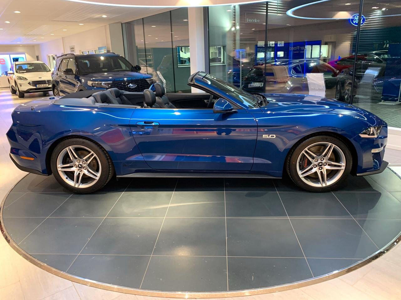 Ford Mustang CONVERTIBLE AUTOMAT