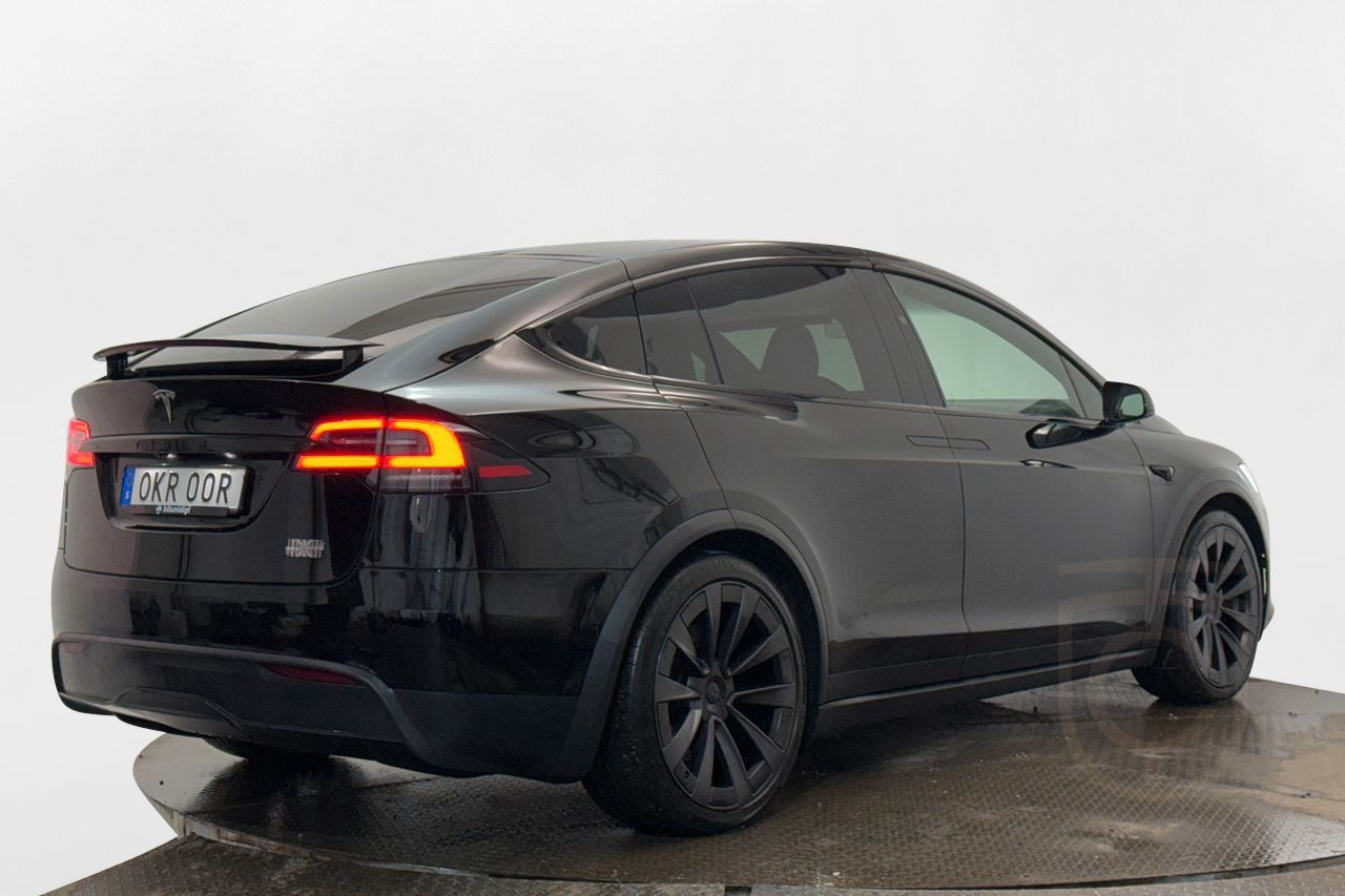 Tesla Model X Plaid