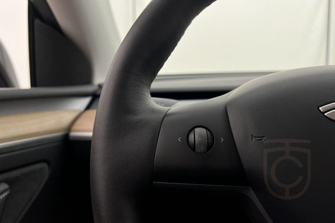 Tesla Model Y Performance AWD Autopilot