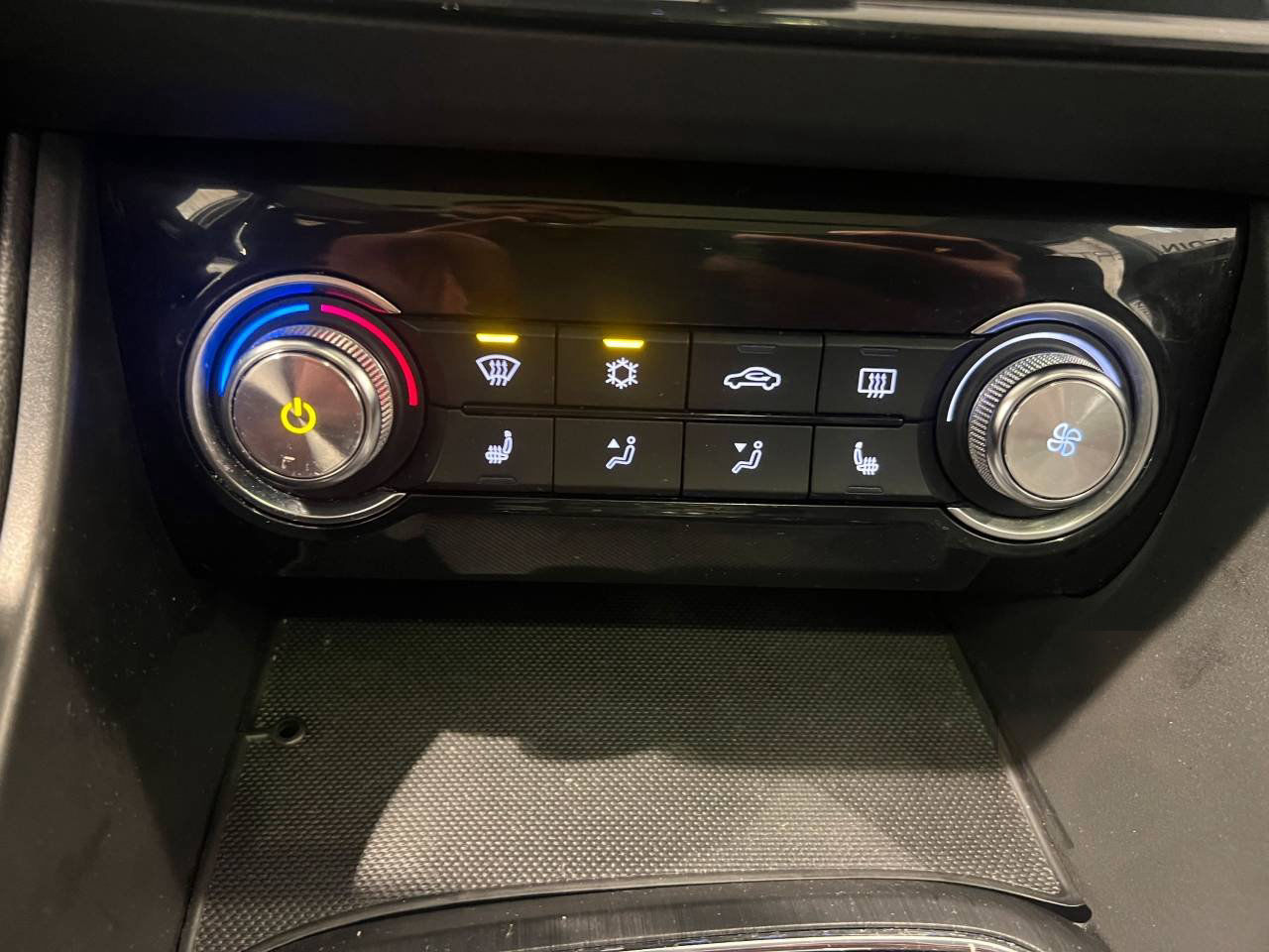 MG ZS EV LHD