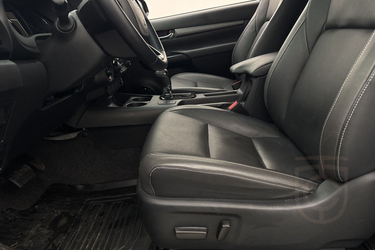 Toyota Hilux Extra Cab Invincible 2.8 4WD